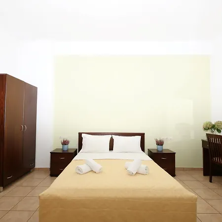 Palirria & شقة فندقية 2*