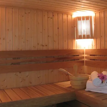 Palirria & Apartmanhotel 2*