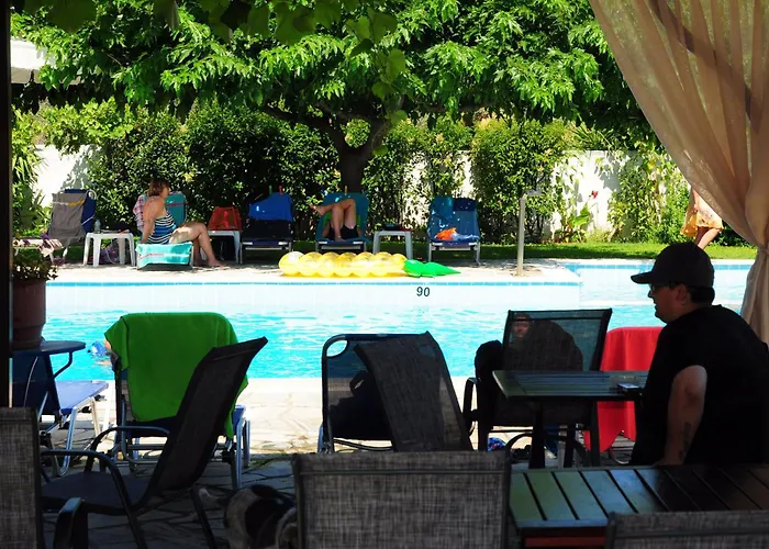 Palirria & Aparthotel Kala Nera