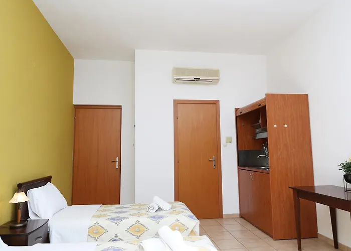 Aparthotel Palirria & 2*