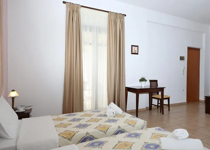 Palirria & Aparthotel 2*