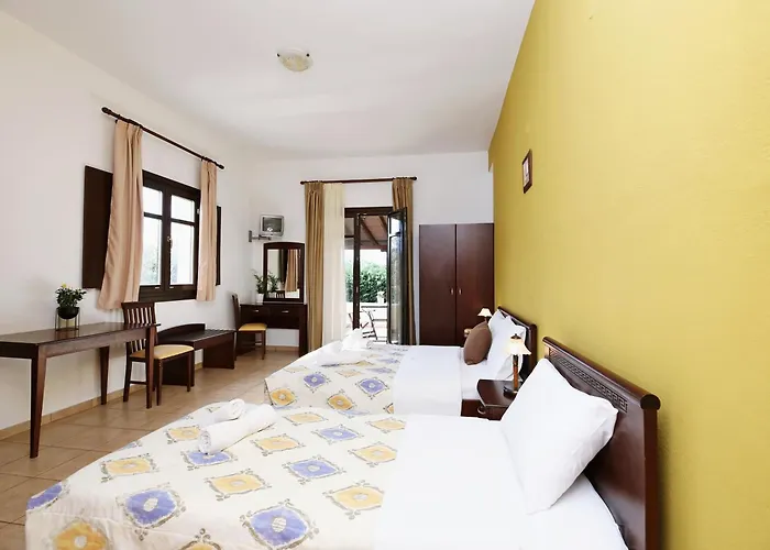 Palirria & Aparthotel Kala Nera