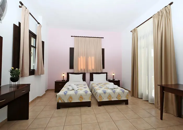 Palirria & Aparthotel 2*