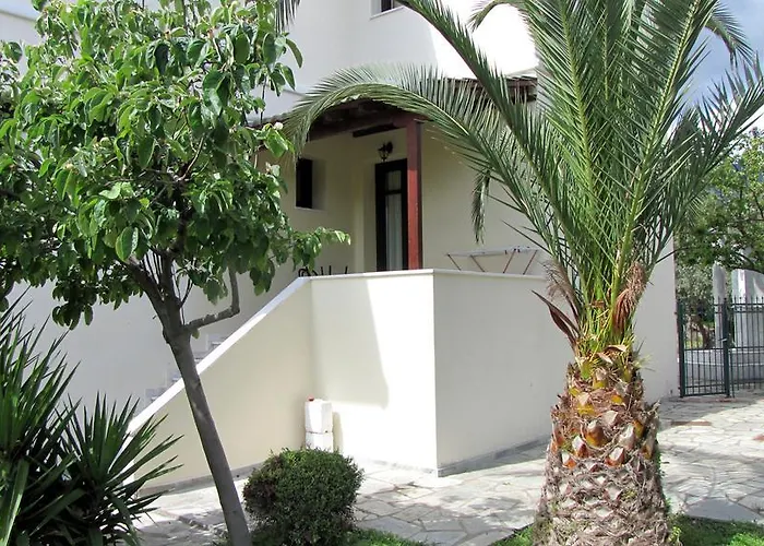 Palirria & Aparthotel Kala Nera